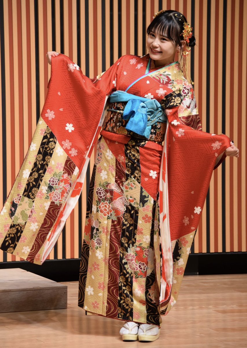 着せて頂いてから気づいたんだけどさ… 自分の成人式とそっくりになって