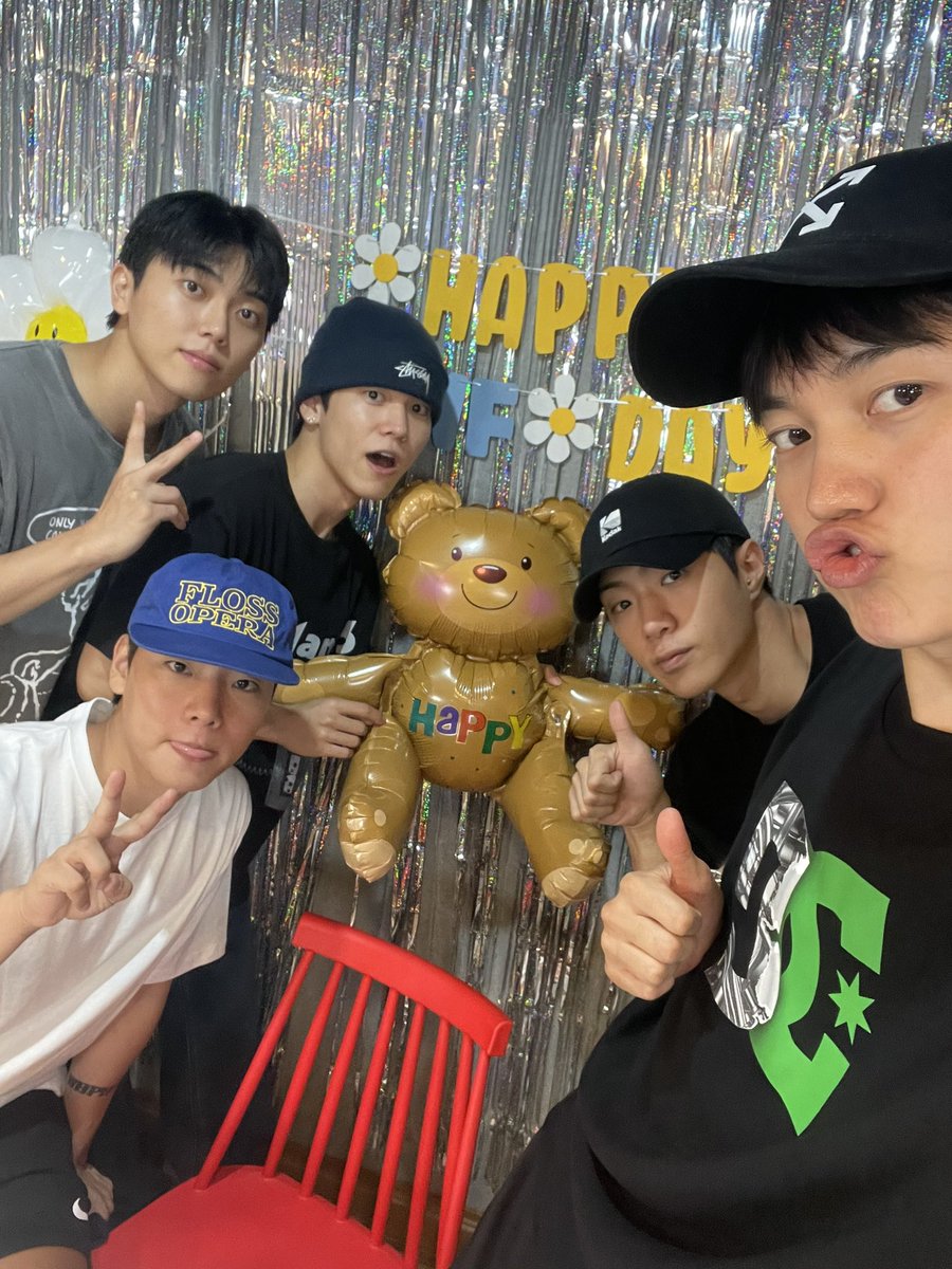 [#온앤오프][#ONF] 온앤오프 6주년을 축하해 주셔서 감사합니다❤️🤍 사랑해요 퓨즈 🤍❤️