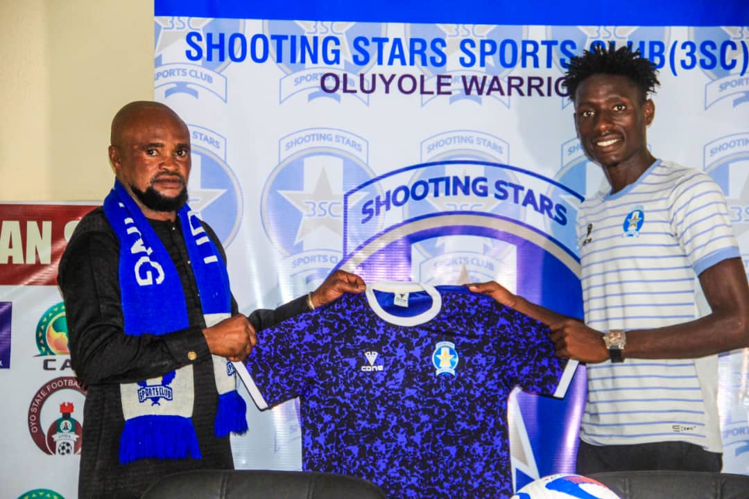 Undisputed_Jsam's tweet photo. Shooting Stars have confirmed the signing of midfielder Daddy Abdulrahman. He played for Elkanemi Warriors last season and has signed a two-year deal.

#NPFL24 https://t.co/noDsPzsJq7