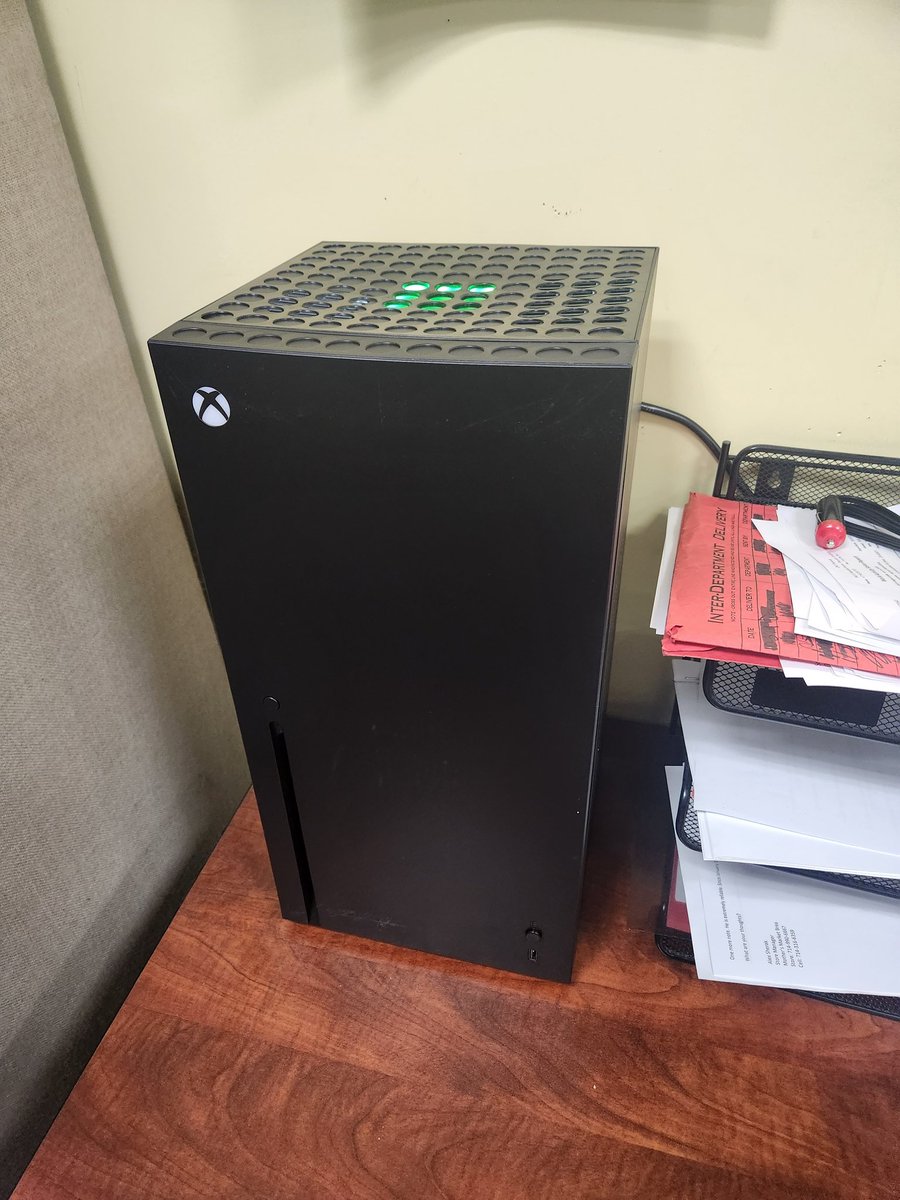 woggerman1974's tweet photo. Today was "Bring your #XboxMiniFridge to work" Day. https://t.co/ejRrFldj7s