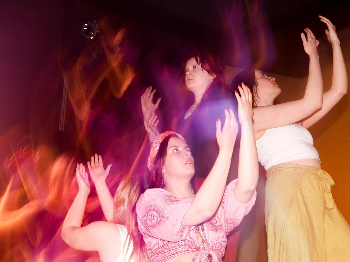 Tampereen Ylioppilasteatteri on osana Tampereen <a href="/Teatterikesa/">Teatterikesä</a> n Off-ohjelmistoa! 

Situaatio on absurdi kurottelu kohti omaa totuutta, sattumanvarainen käytännön järjestely ja kaninkolorealistinen näytelmä.

Liput: tayt.fi/situaatio-15-4…