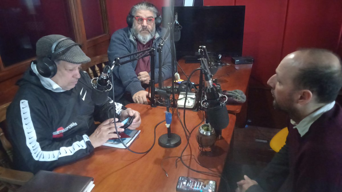 MARCELOPALLES's tweet photo. AHORA AL FILO 2023. PERIODISMO EN RADIO CON EL SENADOR @tatisabini  CRISTAL 1470 AM PRENDETE DALE https://t.co/NqdisRBXeR