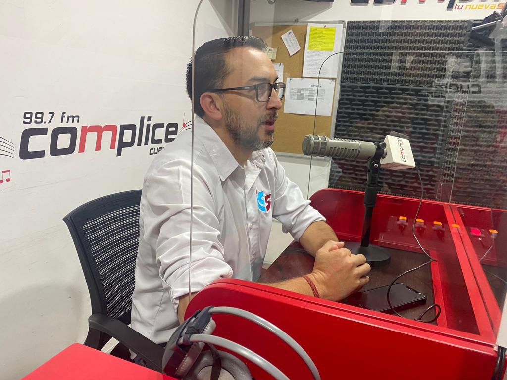 Hoy en @complicefm conversamos sobre cuáles son nuestras propuestas , el país ha sufrido el abandono del Gobierno Nacional, durante años, es urgente tener leyes para recuperar la patria junto a @LuisaGonzalezEc y @ecuarauz vamos a lograrlo! #ResurgiráLaPatria