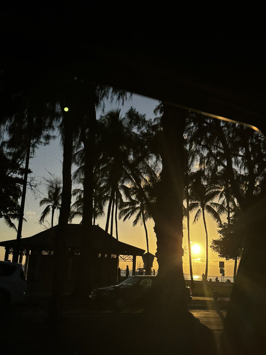 sosassy0410's tweet photo. Hawaii in June/July I miss you already can’t wait to go back #Hawaii #disneyhawaii https://t.co/X19OqbiNbZ
