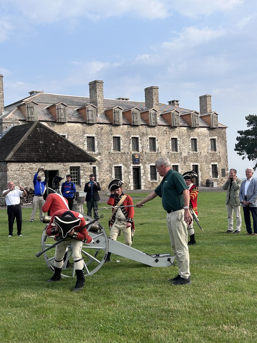 ErikKulleseid's tweet photo. Starting Day Two with a BOOM! Old Fort Niagara is our most visited state historic site. It’s also among the oldest. As @NYStateParks gets ready to celebrate its Centennial, Old Fort Niagara looks towards its tricentennial! (1/2) https://t.co/CzD3JoML2P