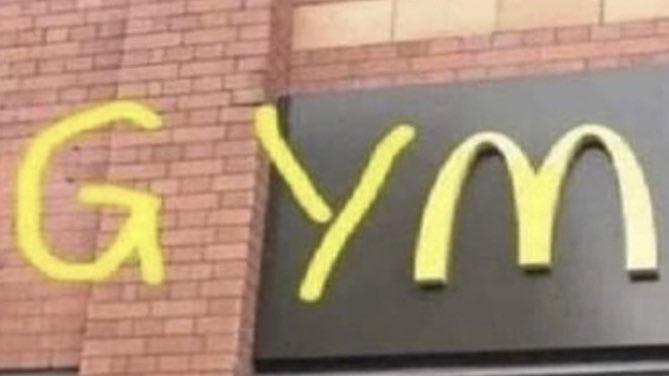 dougboneparth's tweet photo. Wife: Where are you?

Me: At the gym!

Wife: Send pic.

Me: https://t.co/p6QUUZdpcw