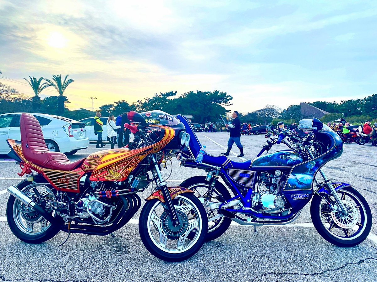 以前ペイントしたラッセンのフルエアブラシのGSとファイヤーのCBX です