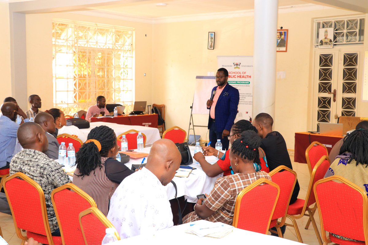 MakSPH's tweet image. @CeshCentre engagement of @LocalMayuge, @kansiimeonesmu2, Senior Knowledge Management Officer @sdgs_ug under @OPMUganda, shares highlights of #Agenda2030 &amp;amp; #Agenda2063 and presents key issues in National Readiness Review, #SDGs implementation framework, and roadmap brief.