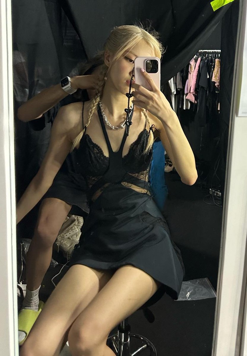 hello, I'm adria currently finding filo moots !!

~ she/her
~ any fandom will do
~ minor
~ like &amp; rt are highly appreciated

thank uuuu o⁠(⁠(⁠*⁠^⁠▽⁠^⁠*⁠)⁠)⁠o