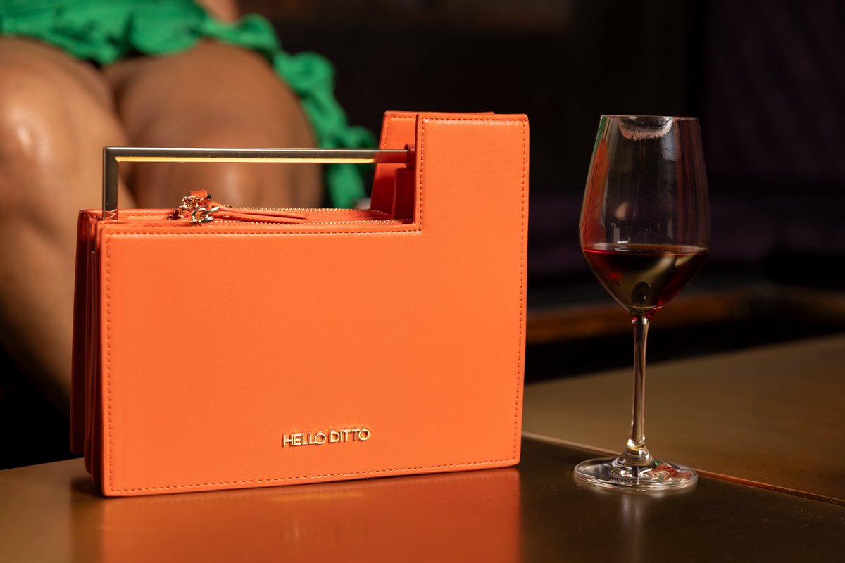 helloxditto's tweet image. Valencia 🍊 Dropping 8/4 #BlackOwnedBusiness #handbag #purse #BlackOwned #Heartstopper #StatementPiece #TikToker
