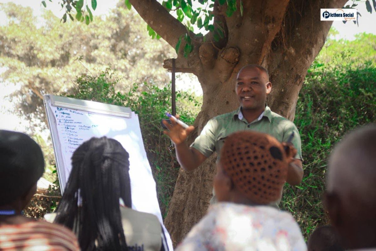 plethoraUG's tweet photo. We can change the narrative of food insecurity in Nakivale Refugee settlement if refugees across the settlement are empowered and equipped with the necessary tool and skills they need to to be at the frontline in making the system change in food insecurity.  Join us. https://t.co/o21WKPAnBz