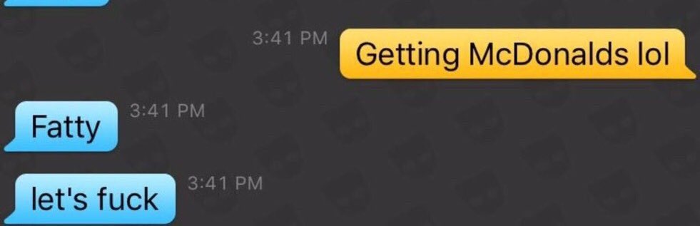 deliclit's tweet photo. texting lizzo and 😭😭 https://t.co/73VhxFInl6