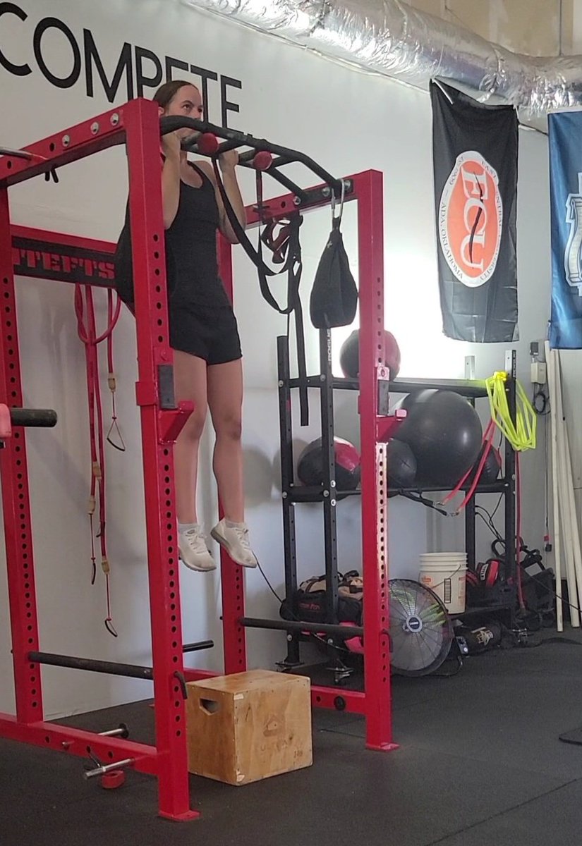 JaiceeStott's tweet photo. Love that JP puts up our college flags in the gym. https://t.co/oS9FtFV2Lp