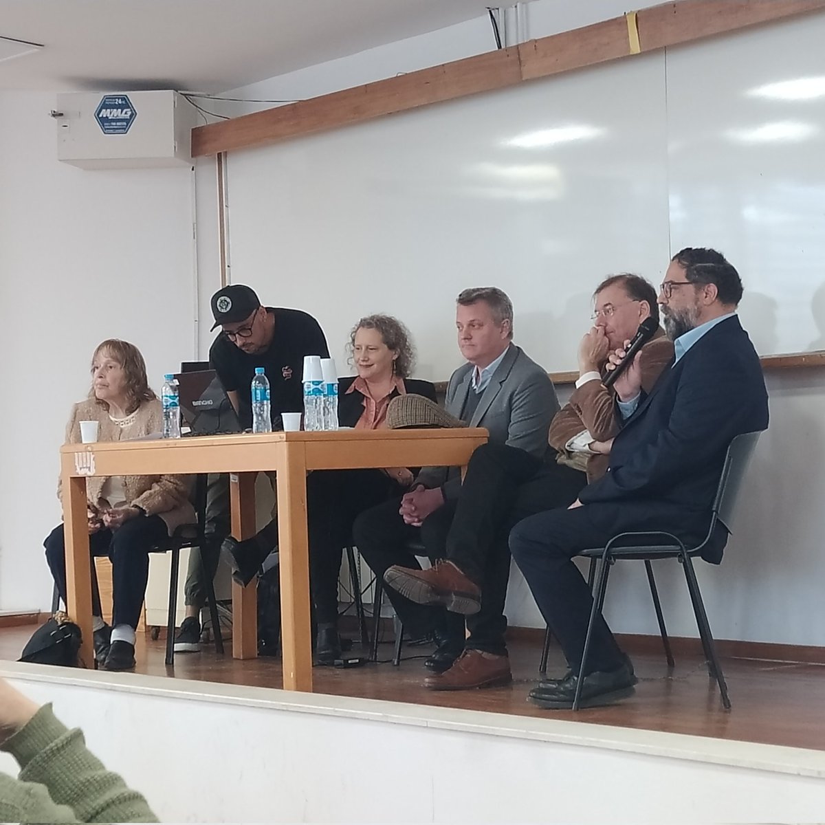 📌 Conferencia: Ciencia abierta, potencialidades y tensiones en un mundo académico desigual.
.
🗣️.<a href="/aizeta/">Andres Izeta</a> relatando la experiencia de #cienciaabierta en el @IDACOR2 con la Revista del <a href="/museoantropo/">Museo de Antropologías FFyH | UNC</a> y el Repositorio Digital Suquía.