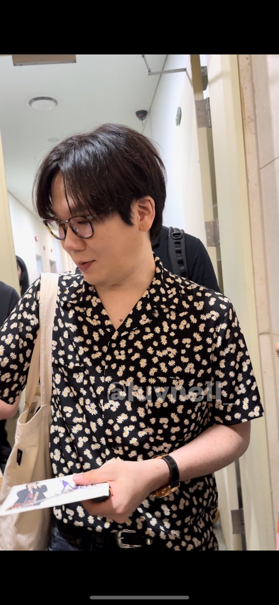 luvnell_'s tweet photo. 230803 스페이스공감 퇴근길

김종완 딩짜 살빠졋다고... https://t.co/sPXNJlK6pw