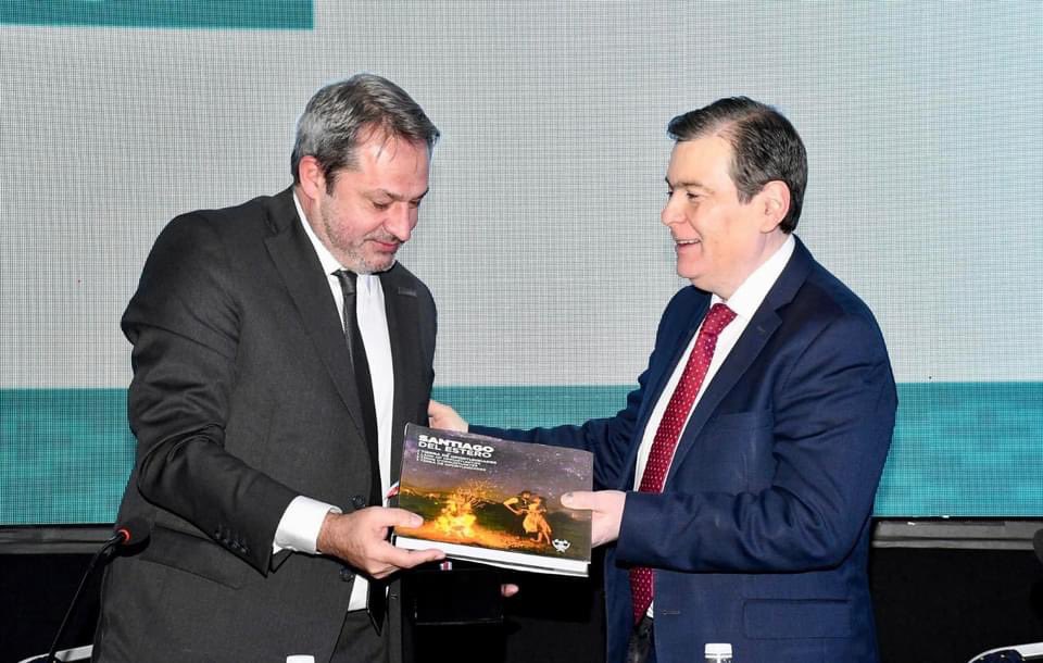 GobiernoSDE's tweet photo. 🎙️ Apertura de las Jornadas Federales de la @fefaraoficial y el #IOSEP🧑🏻‍⚕️

Con la presencia del gobernador @GZamoraSDE el #Fórum recibió a profesionales de distintos puntos del país y del mundo, en las Jornadas de #Política, #Economía y #Gestión de #Medicamentos. https://t.co/Zs5cQApz56