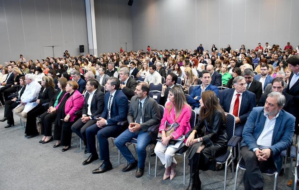 GobiernoSDE's tweet photo. 🎙️ Apertura de las Jornadas Federales de la @fefaraoficial y el #IOSEP🧑🏻‍⚕️

Con la presencia del gobernador @GZamoraSDE el #Fórum recibió a profesionales de distintos puntos del país y del mundo, en las Jornadas de #Política, #Economía y #Gestión de #Medicamentos. https://t.co/Zs5cQApz56