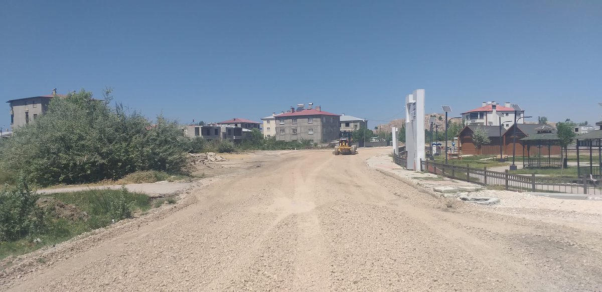 ridvancan0011's tweet photo. İpekyolu Belediyesisinin Yeni Yol Açma Çalışmaları Devam Ediyor.
https://t.co/asd6QPMwaH
@ihsanemre 
@ipekyolubeltr 
@AdnanGul_Tr 
@birolduman61 
#yolacma #belediye # https://t.co/eBacKRQpHg
