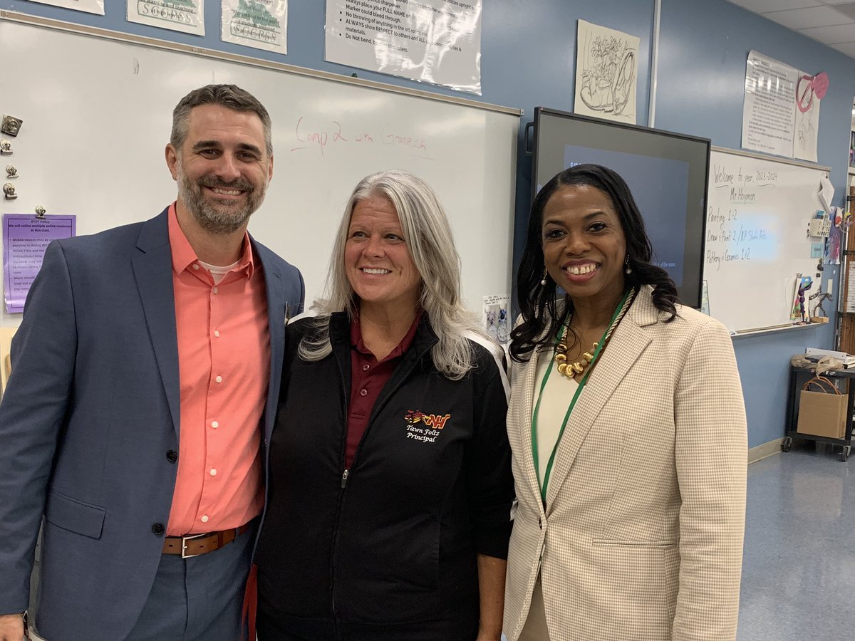 SCCPSS's tweet photo. We’re #ReadyForDayOne! Seeing all the scholars and teachers excited for the first day!!! #TogetherWeCan https://t.co/1Y3c228iux