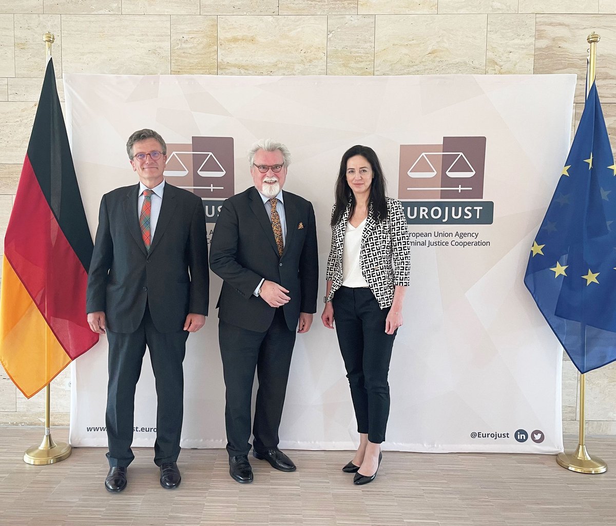 👋 Vice-President Margarita Šniutytė-Daugėlienė welcomed today Herbert Mertin, Minister of Justice of the German Federal State of Rhineland-Palatinate.

An excellent opportunity to present the added value of #JudicialCooperation via #Eurojust and the German National Desk.

🇪🇺🤝🇩🇪