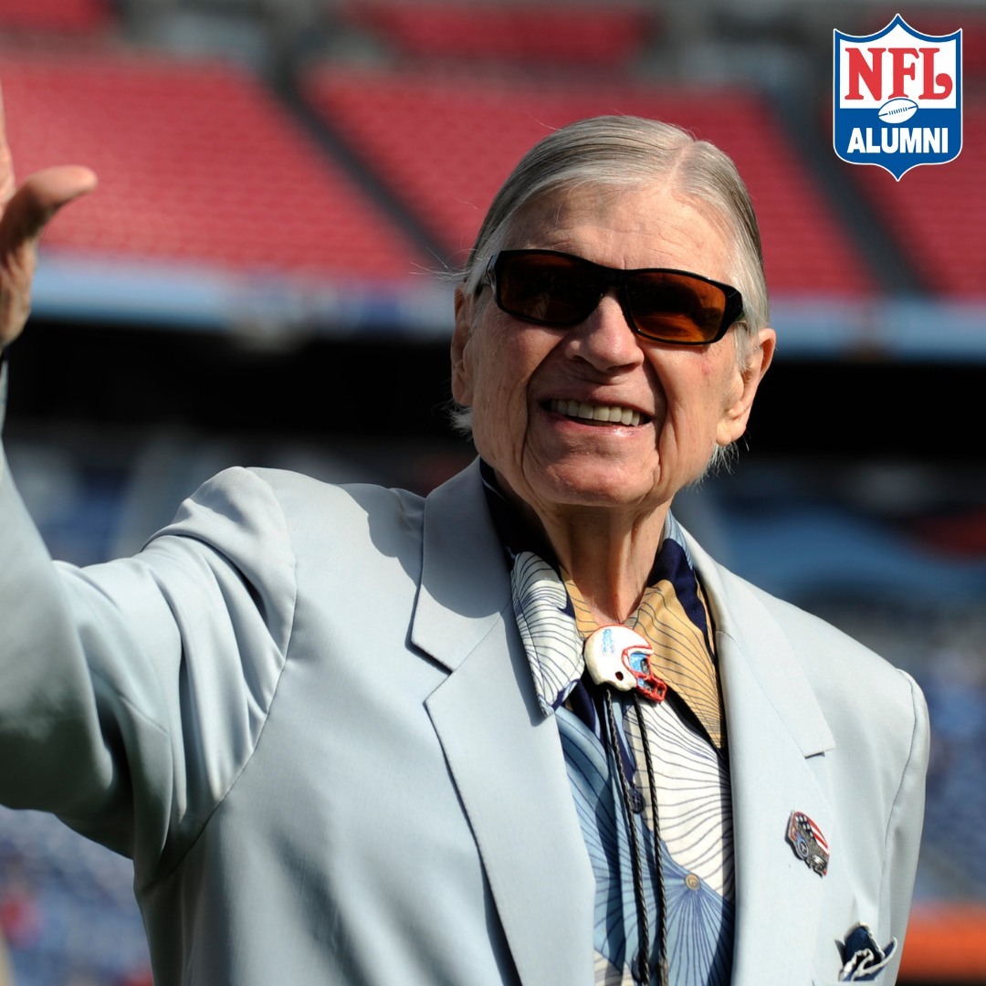 NFLATennessee's tweet photo. 64 years ago today the Tennessee Titans were founded by Bud Adams.
He remained the owner until his death in 2013, and began play in 1960 in Houston, Texas, as a charter member of the American Football League. #HappyBirthdayTitans #BudAdams #TennesseeTitans https://t.co/fJXQvnGytJ