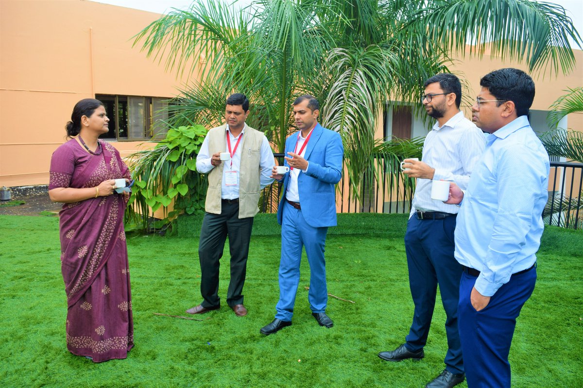 IIM_I's tweet photo. With newfound insights and determination, the first batch of #IIMIndore's ANVESHAN is all set to lead the way toward a cleaner, greener, and healthier India. Here's to a brighter tomorrow!
#IIMIat26 #IIMI #IIMIndore #ANVESHAN #CleanIndia #Sustainability #SwachhSurvekshan https://t.co/C3Z3neycjS