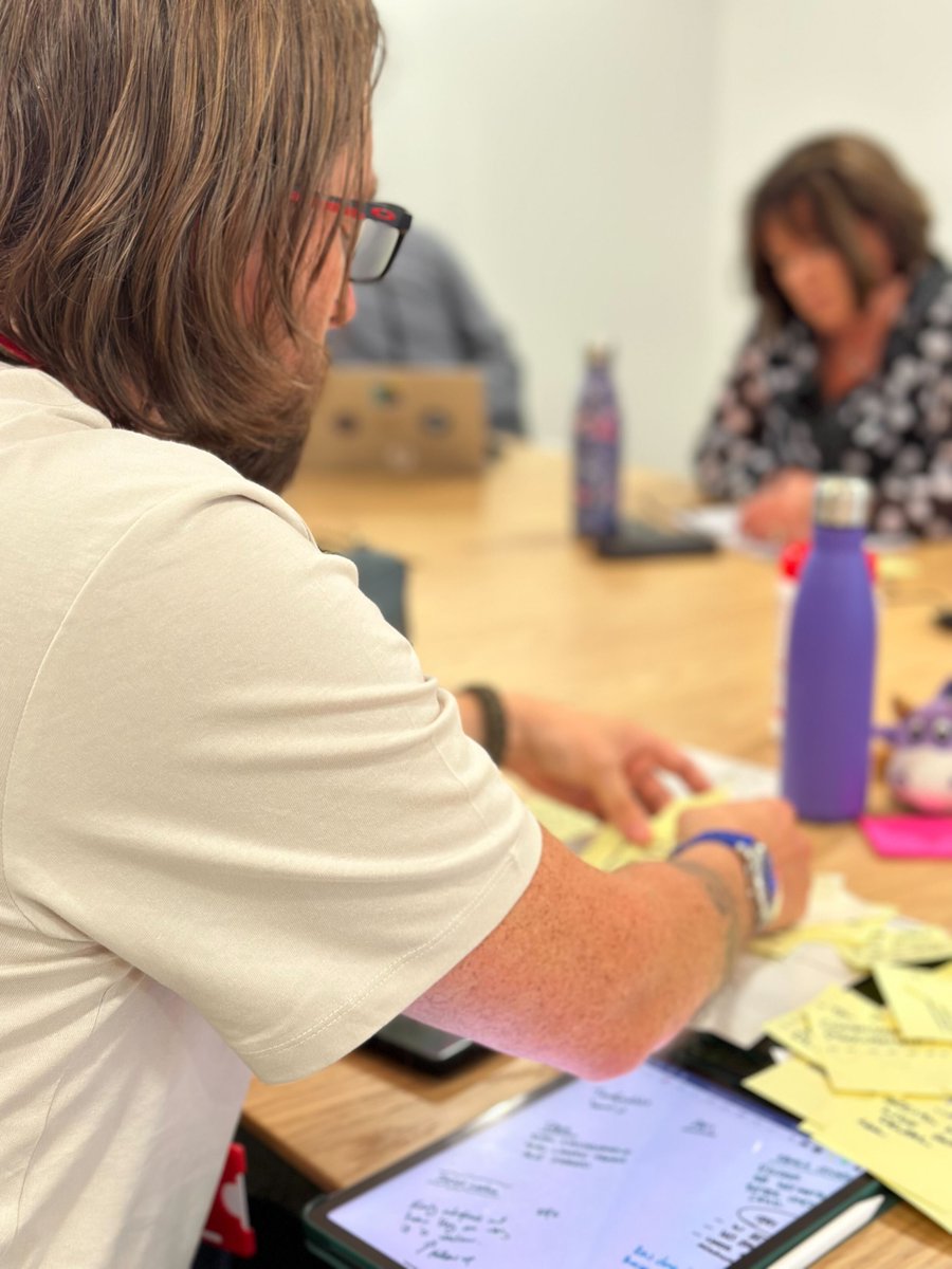LDgovUK's tweet image. The #LocalDigitalFund team are back together in person for a day of workshopping 💡

The agenda includes:
➡ stakeholder mapping
➡ a retrospective on Round 6 so far
➡ what&apos;s next for the Fund

Check out our Sprint Notes for the latest updates 👇 medium.com/ldcu/sprintnot…