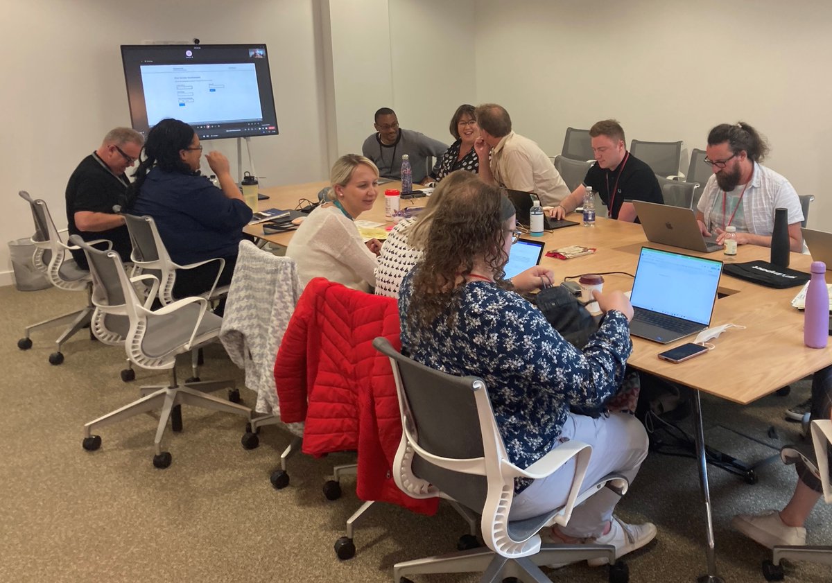 LDgovUK's tweet image. The #LocalDigitalFund team are back together in person for a day of workshopping 💡

The agenda includes:
➡ stakeholder mapping
➡ a retrospective on Round 6 so far
➡ what&apos;s next for the Fund

Check out our Sprint Notes for the latest updates 👇 medium.com/ldcu/sprintnot…
