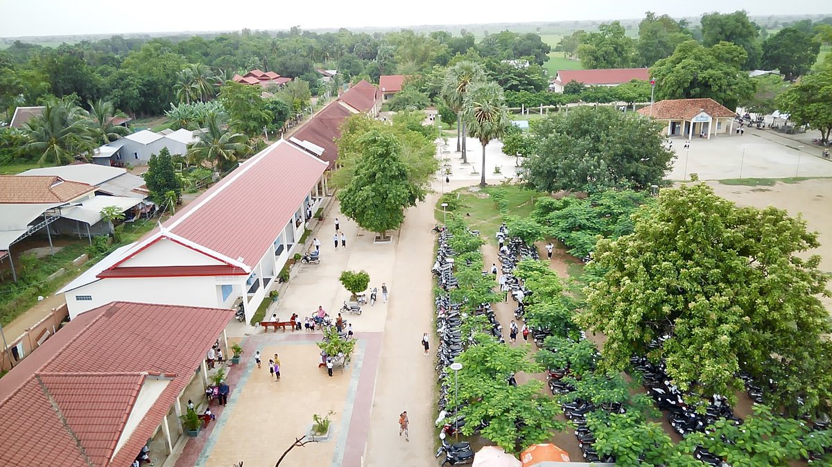 NuonLeang's tweet photo. Sangker High School 🇰🇭 https://t.co/bYGeHZjjem