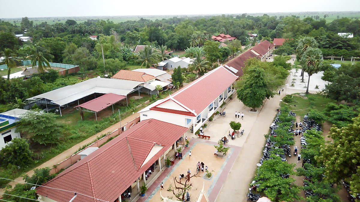 NuonLeang's tweet photo. Sangker High School 🇰🇭 https://t.co/bYGeHZjjem
