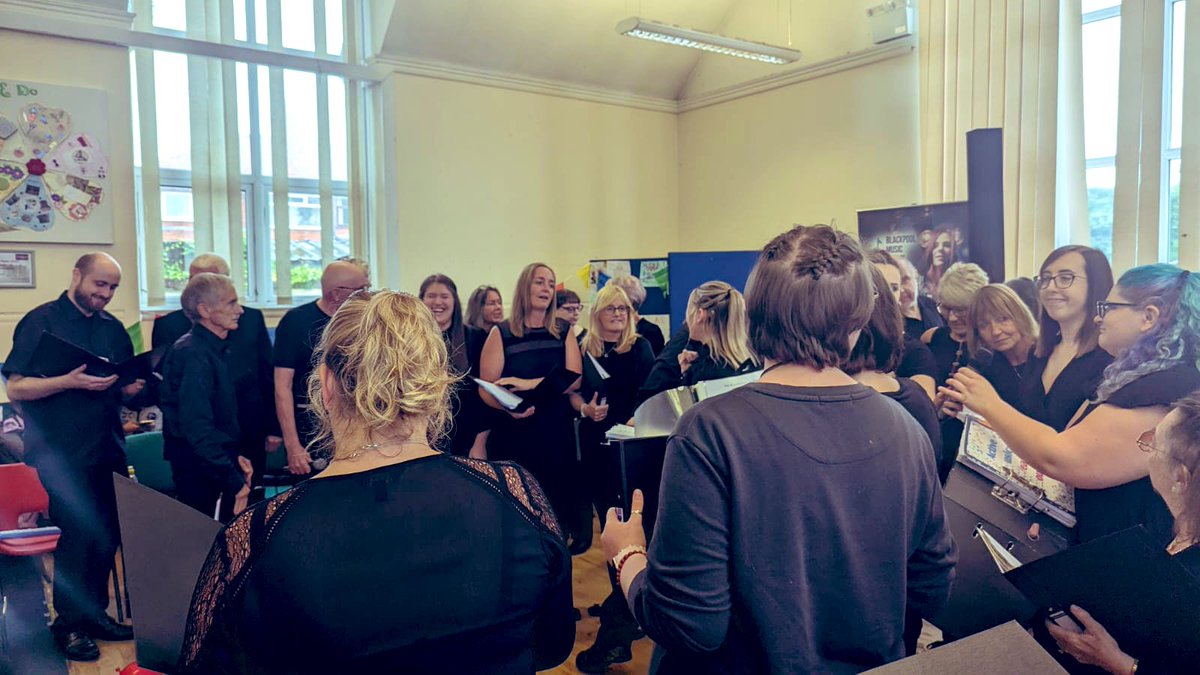 BMSContempChoir's tweet photo. Claremont Gala Performance 🎟️

Singing together like this, stood much closer than normal, was such a special experience, you don’t often get to hear everyone else’s parts when you sing so sharing a space like this was somethinnnng else 💖 https://t.co/eAy7OP8Neu