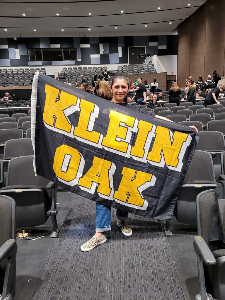 Mrs. Ramos is ready Klein Kickoff 23!! Let’s go Oak!! 🖤💛  #KleinFamily