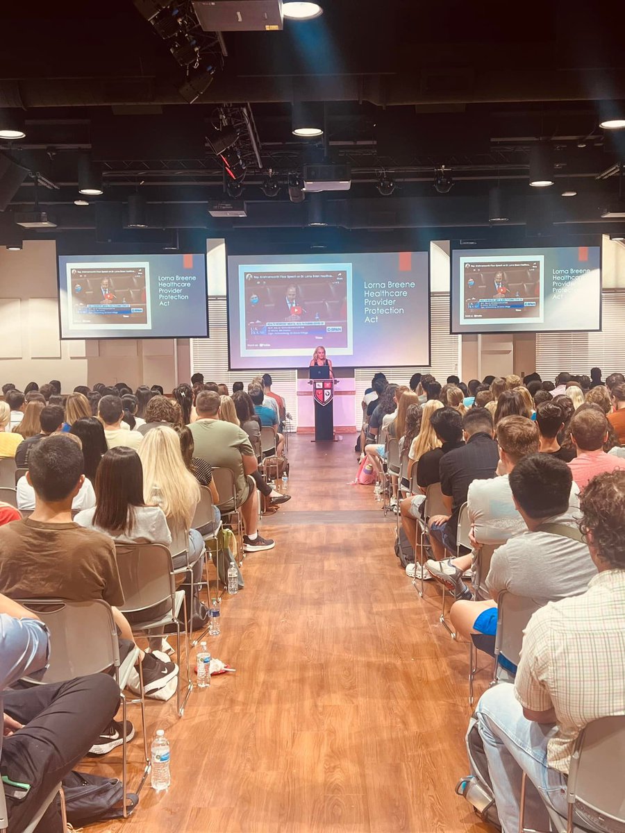 #MOMA Board Member, Katherine Pannel, DO spoke to the new WCUCOM Class of 2027 today about the importance of taking care of your Mental Health while in medical school! #MentalHealthMatters #DOProud