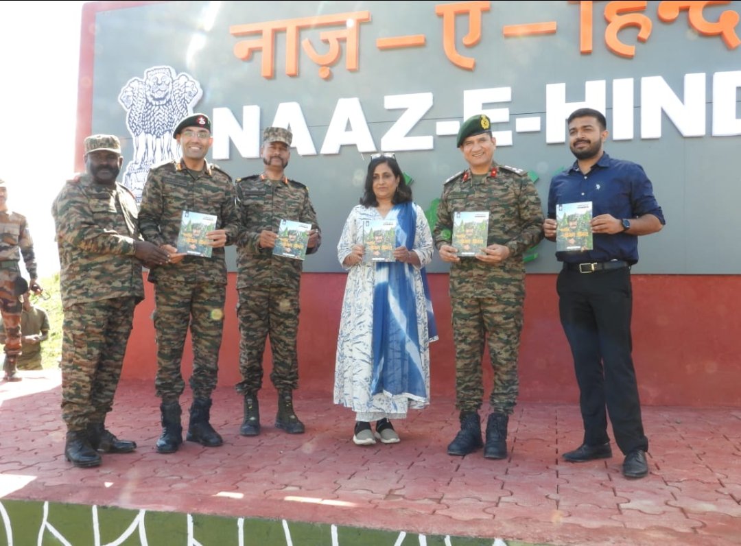 PRODefSrinagar's tweet photo. HONOURING BRAVEST OF THE BRAVE : COL JOJAN THOMAS AC
Indian Army remembers one of it's #BravestoftheBrave, #Col #JojanThomas, #AshokChakra (Posthumous) by releasing a comic on his life and #gallant act of #Neutralizing three terrorists at #MachhalSector in 2008. #ChinarCorps https://t.co/aUkG1bQbJB