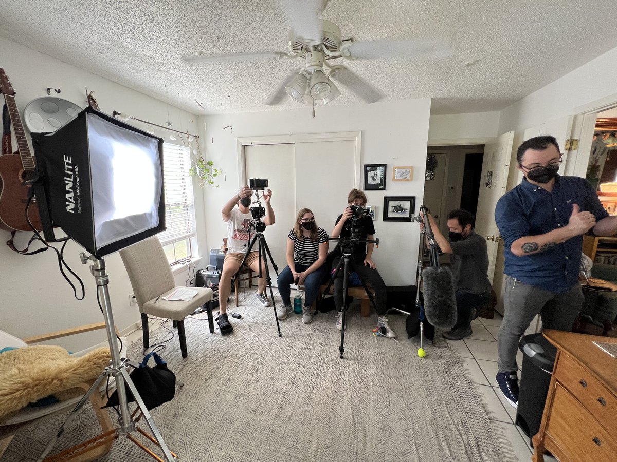 APRONLab tweet media