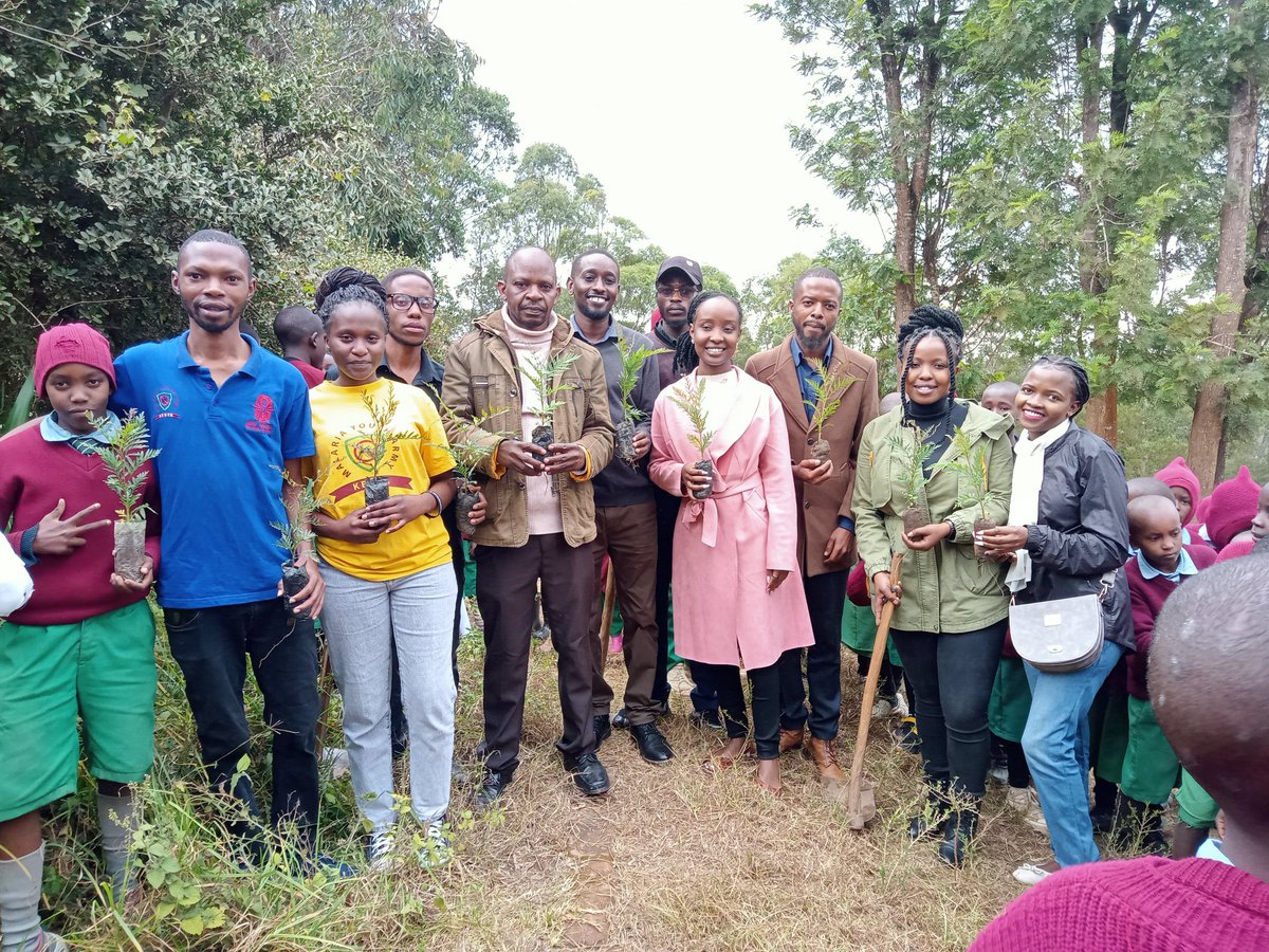 KEMYA 2 Tree planting at Machakos county in collaboration with Wazo Zuri Community 
#fightclimatechange
#zeromalaria