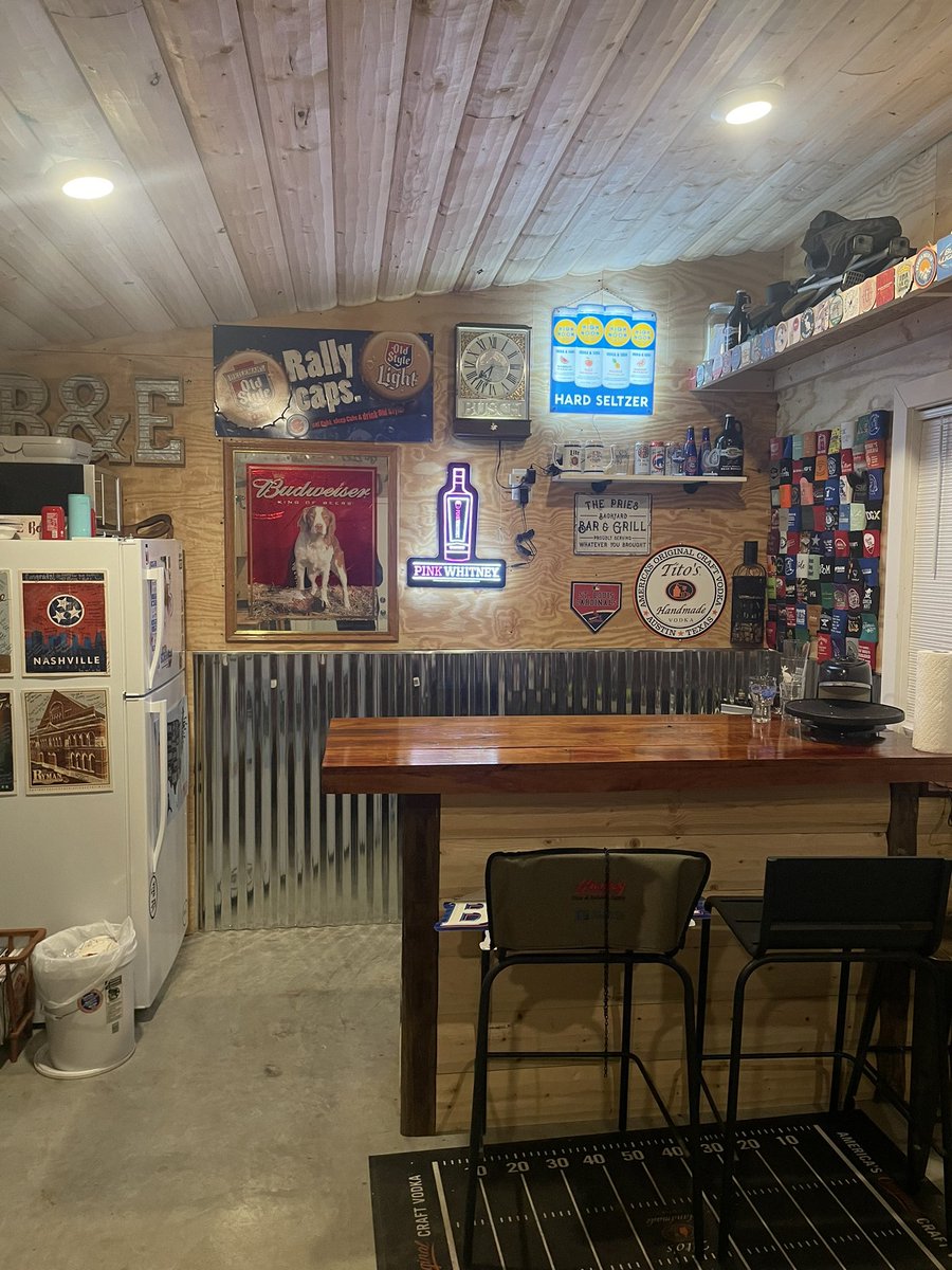 Pries1123's tweet photo. @visitmusiccity My backyard bar in midtown! https://t.co/4afwXi1o04