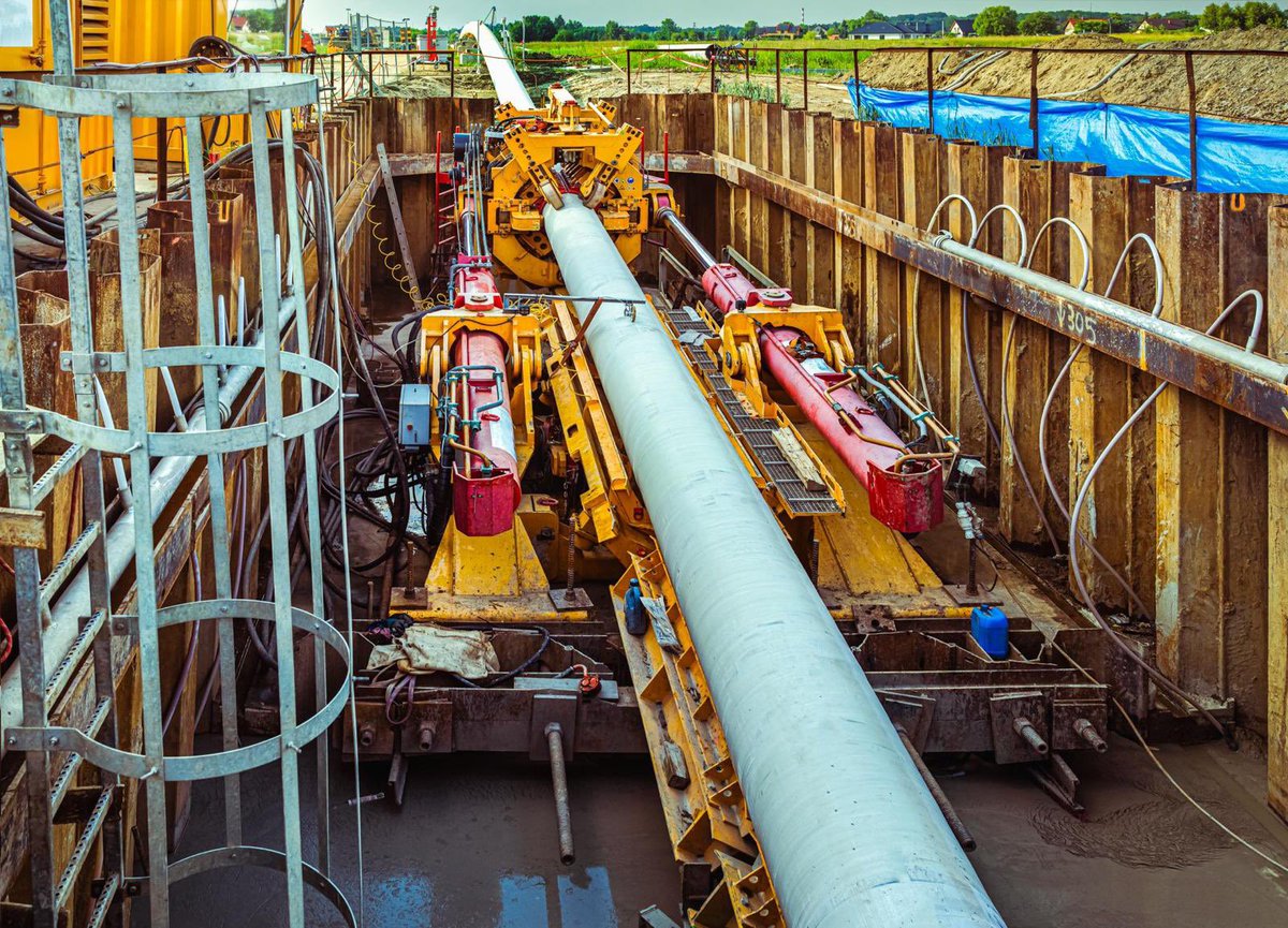 AnnaTrzeciakow3's tweet photo. Kilka zdjęć z budowy gazociągu Oświęcim-Tworzeń powstającego w ramach programu @GAZ_SYSTEM #CoalToGas - przyłączony do #KorytarzPółnocPołudnie zapewni zwiększone dostawy #gazziemny do odbiorców i przedsiębiorstw z woj. małopolskiego oraz śląskiego. Dotrzymujemy słowa. ⬇️ https://t.co/QeG1Dg6tCF