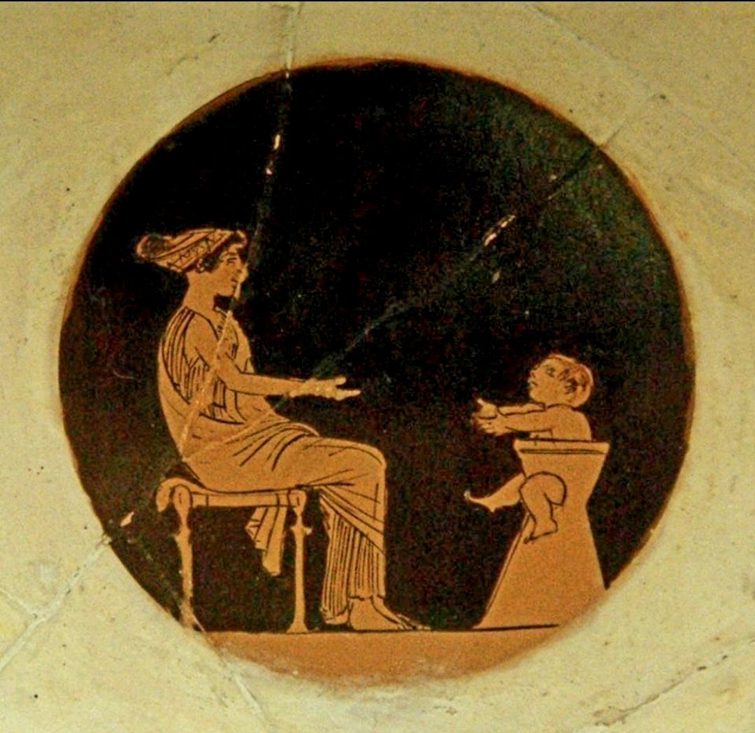 GrecianGirly's tweet photo. 👶🚽🏺
1) 6th Century BCE pottychair found in the Athenian Agora. Agora Museum, Athens, Greece. 📷 Mark Cartwright.
2) Ancient Greek kylix showing a baby sitting in his pottychair and calling to his mother. ca. 480 BCE. The Royal Museums of Art and History, Brussels. A890. https://t.co/AnjYXTBaKH