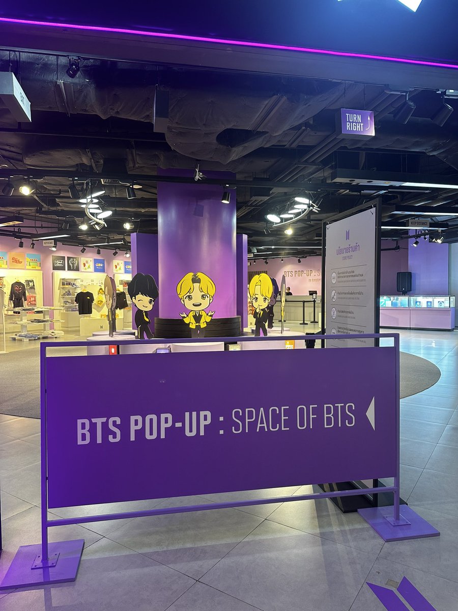 shopseoully's tweet photo. Am currently in Bangkok to attend a concert this Saturday. Any MY ARMY would like to kirim anything? Limited slots + service charge.

Will LIVE update tomorrow with the available merchandise. I sampai je dah tutup lol 😂 

@pasarBTS @pasarbtsXtxt https://t.co/sCt1KXPK8t