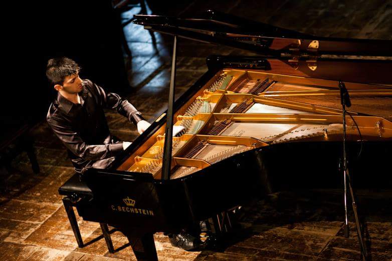 🚨Concert Alert🚨

📅Tuesday 15 August, 7.00pm – 8.15pm
📍St Martin-in-the-Fields
🎹Chopin by Candlelight with Luca Lione
🎫 stmartin-in-the-fields.org/calendar/chopi…

#stmartininthefields #classicalmusic #concertsinlondon #solopiano #pianoconcert #classicalpiano