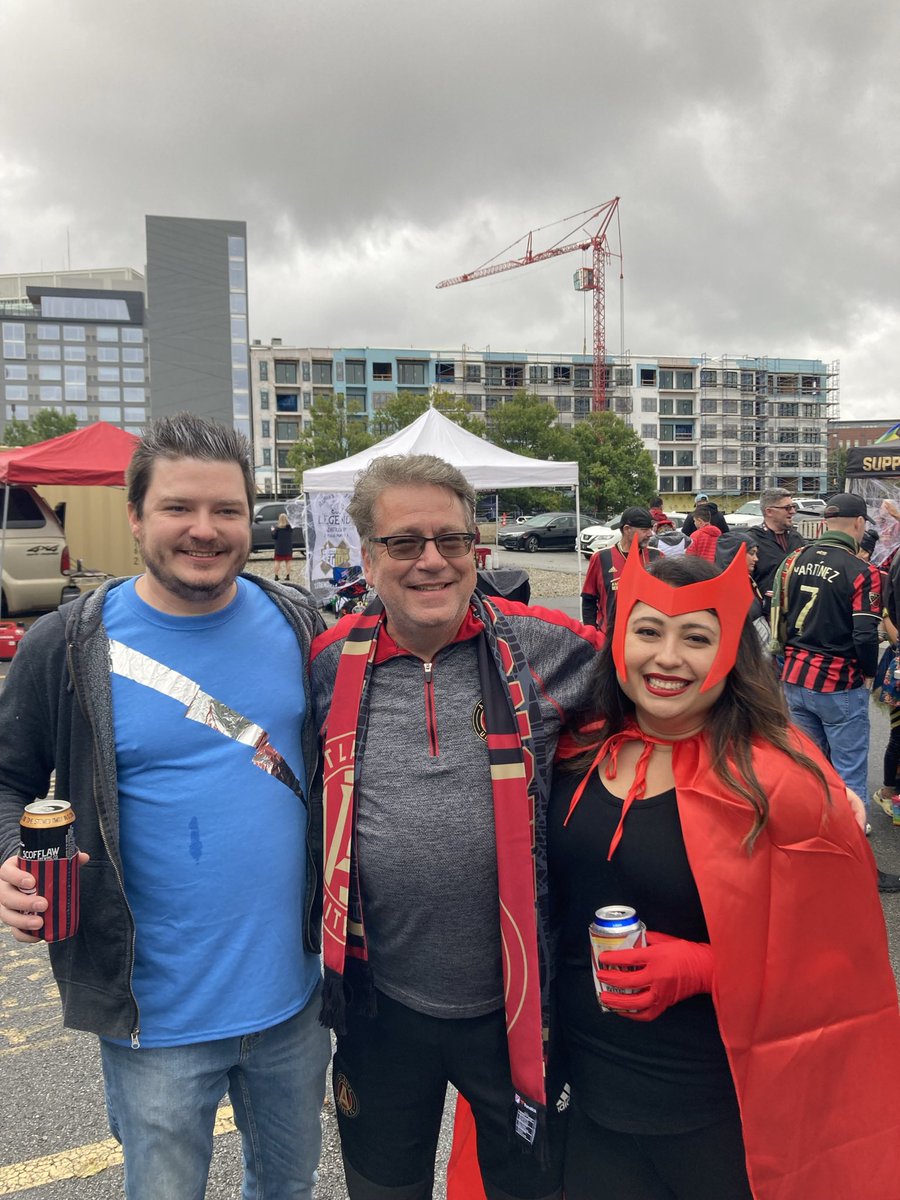 ChiefsSteve's tweet photo. My phone is playing all the hits this morning. Here are a few:
#ATLUTD #UniteAndConquer #RushUnion https://t.co/dbKKB82sdj