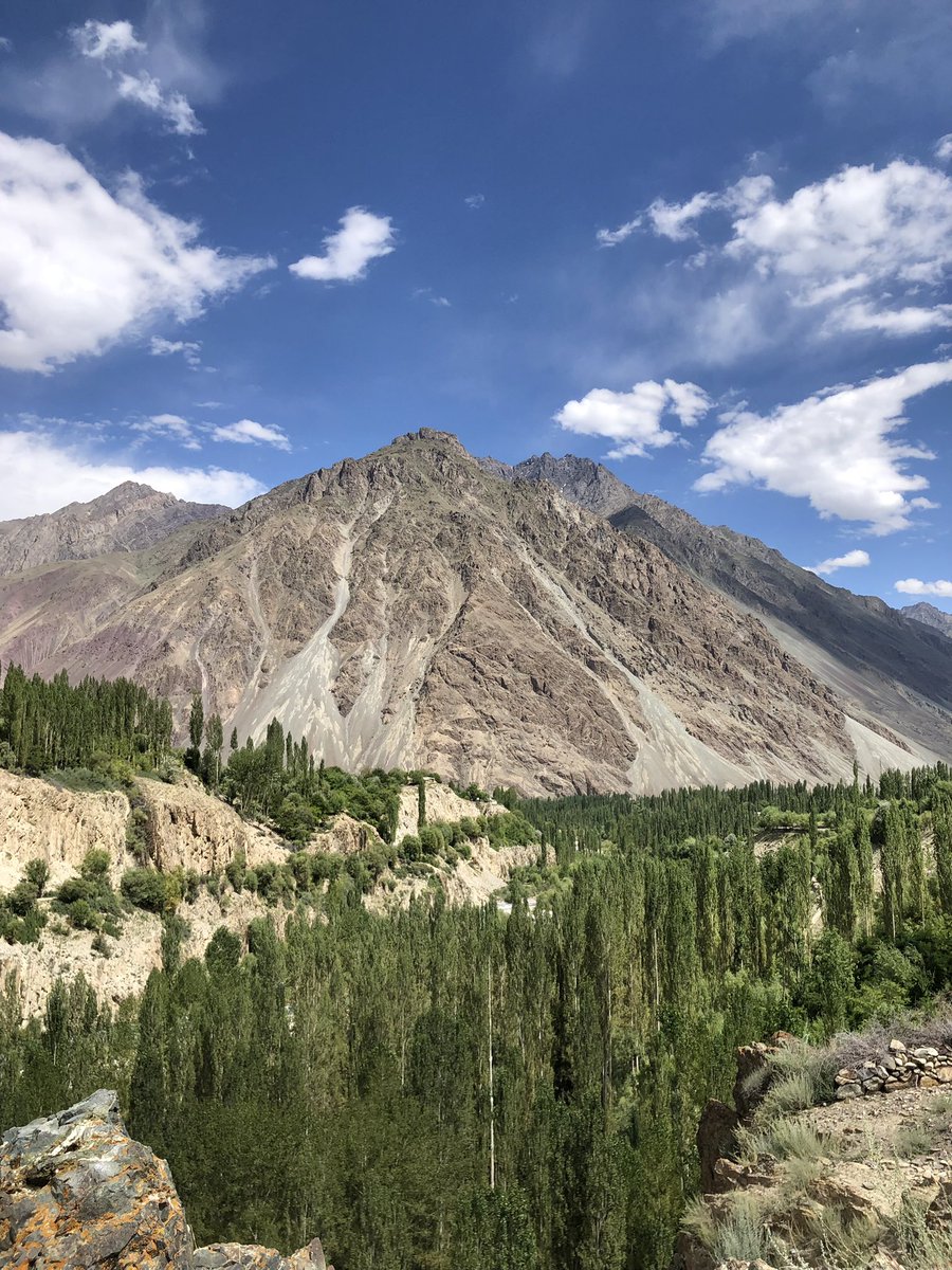 kashifraees_56's tweet photo. Nazbar valley Yasin Ghizer.
#nazbar #yasin #ghizer https://t.co/cYxs8AeZYX