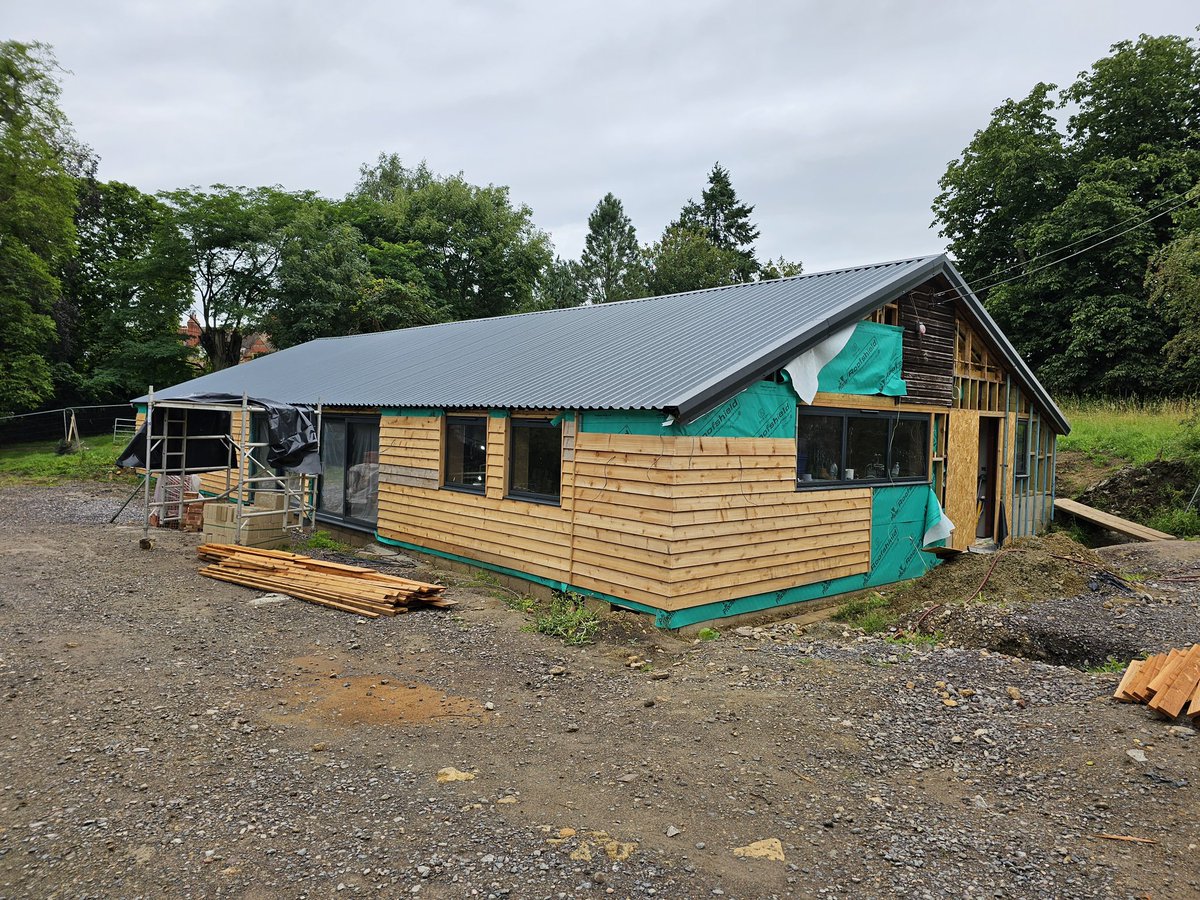 TASmarlborough's tweet photo. Good to view the progress at the former chicken shed, going to be a stunning dwelling 
#classq #conversion #newhome #chickenshed #nicedesign https://t.co/OxHeRS5B84