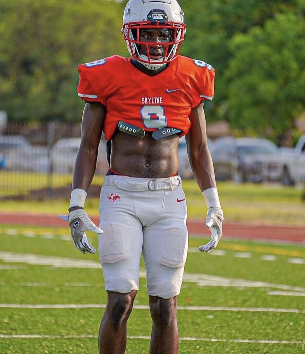 Prep2Play's tweet photo. 💎PrepStar Prospect Spotlight💎👇 PrepStar Verified ‘24 DB @JacoreyYork | Skyline HS
📏6’2” 195
🎓3.4 GPA
⏱4.56 40💥
🧰9’4” Broad💥 | 74” Wingspan 
💪245 Bench | 365 Squat
Verified Profile &amp; 🎥: https://t.co/OwnCqJbrE7
✅D1 OFFERS: 8️⃣
💥Recent Updates💥 https://t.co/dueyjanfY8