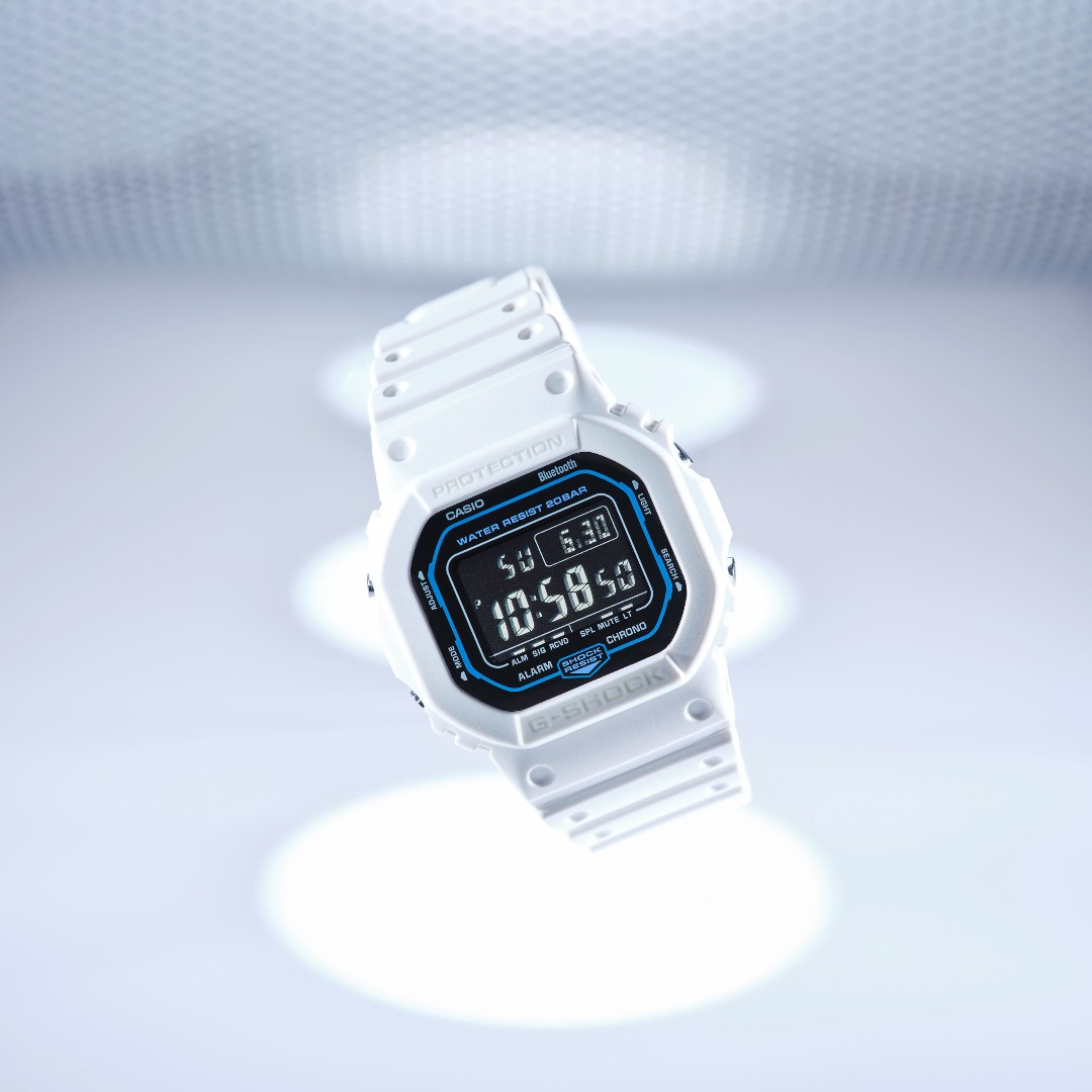 SCI-FI WHITE brings near-future sensations. 🚀

⌚️: DWB5600SF-7, GAB001SF-7A 

#GSHOCK #gshockwatch #menswatch