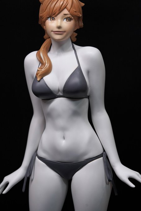 真琴ちゃんの手(掌)を少し小さくするかどうかちょっと考え中。ぱっと見大きく見えるんだけど逆に背がクソでかい感は出てると思うし、どうしようかのう。 