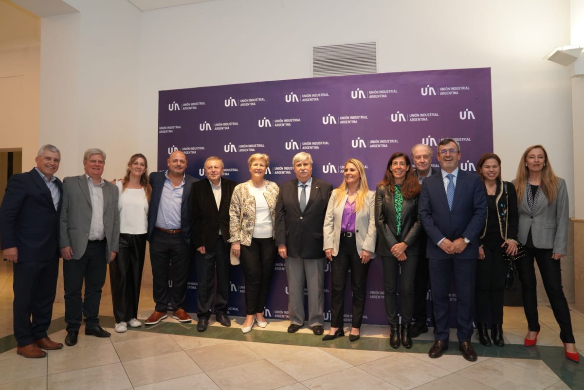 NoticiasAM_ar's tweet photo. #MegaEvento | Presentaron "Somos Industria 2023"
Se realizará los días 26 y 27 de septiembre, contará con la presencia de líderes del sector y autoridades gubernamentales.
📌 https://t.co/ghThCsstOA https://t.co/ILJNyPSTds