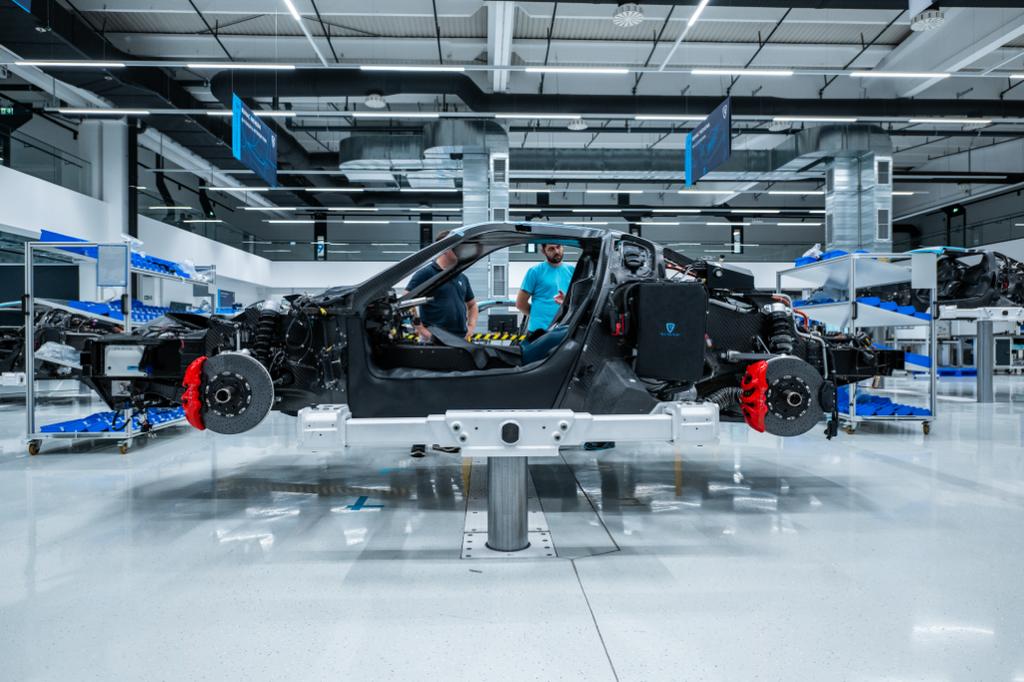 Andrew Tate tweet media