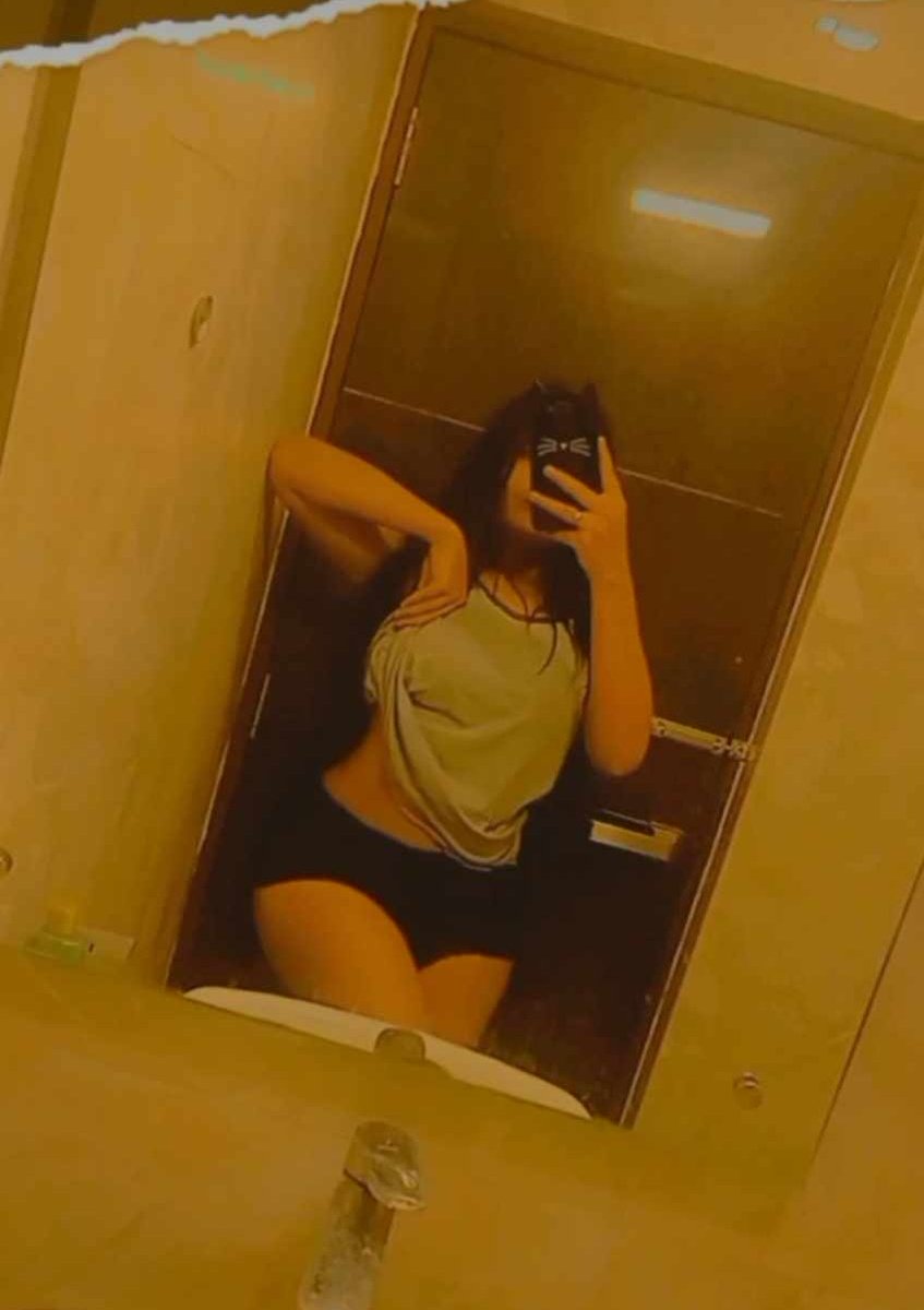 Lavi106's tweet photo. I need new mirror https://t.co/z42c3Cev7e